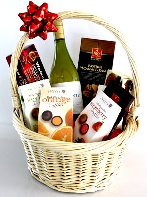 SKU 112 White Chilean Wine &amp; sweets gift basket