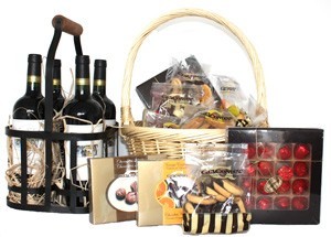 SKU 114 Deluxe Gift Basket Wine &amp; Sweets