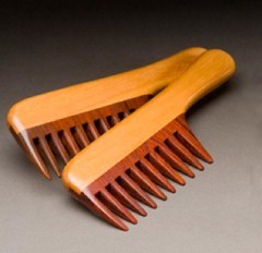 HARDWOOD HANDLED COMBS